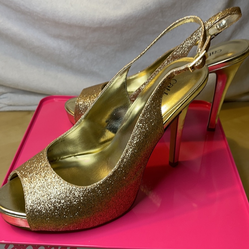 Cathy Jean gold glitter heels